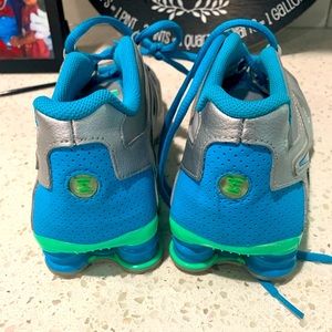 Nike Shox. Size 7Y. Excellent condition. Worn less than 10 times.